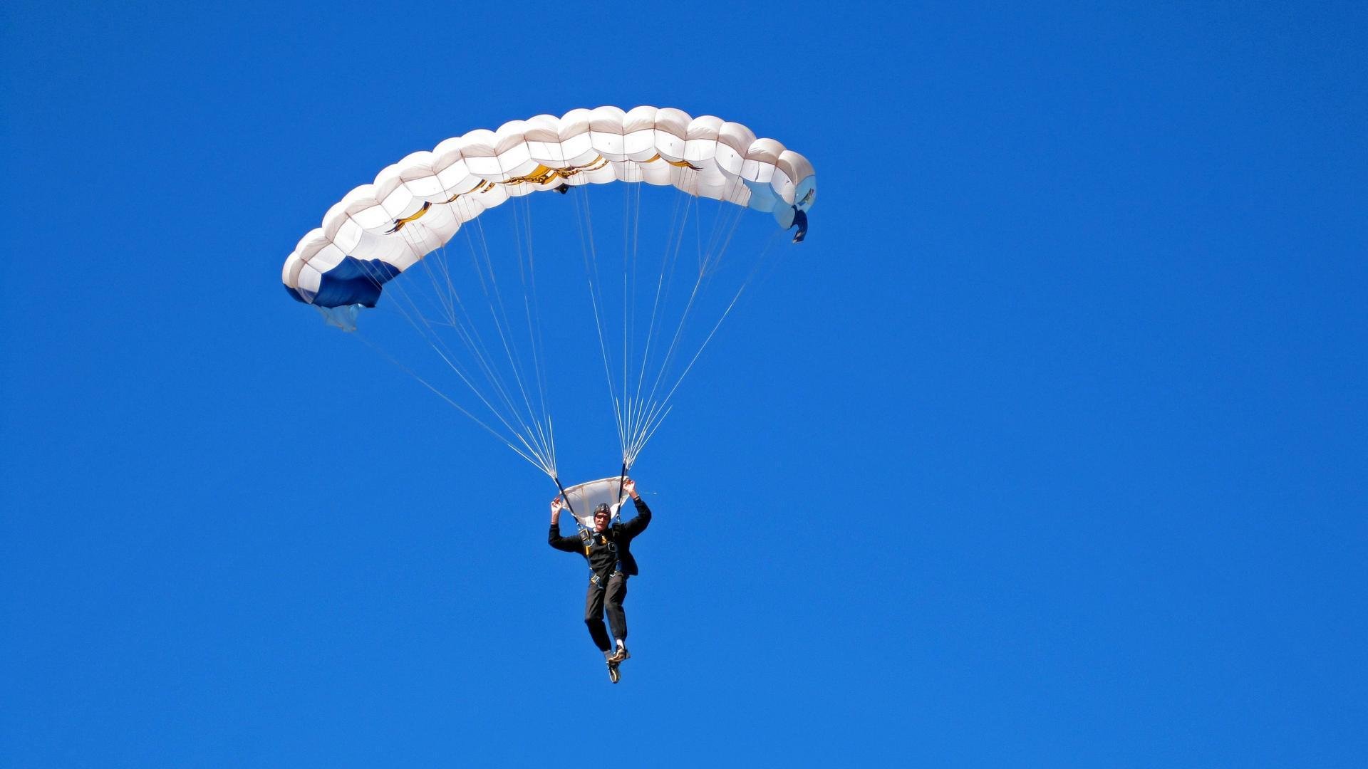 世界马拉松大满贯赛事之一成功举办,运动员创佳绩,世界马拉松大满贯官网